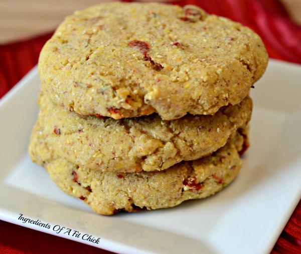 Sun Dried Tomato & Rosemary Cornmeal BiscuitsSunDried Tomato Biscuits 4