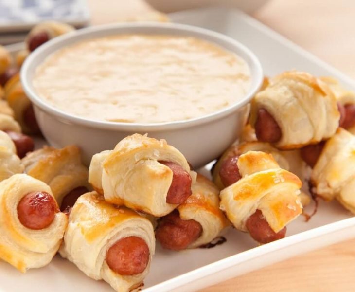 Indulge in the Savory Delight of Ring Around a Rolls with Cheese Fondue Bread