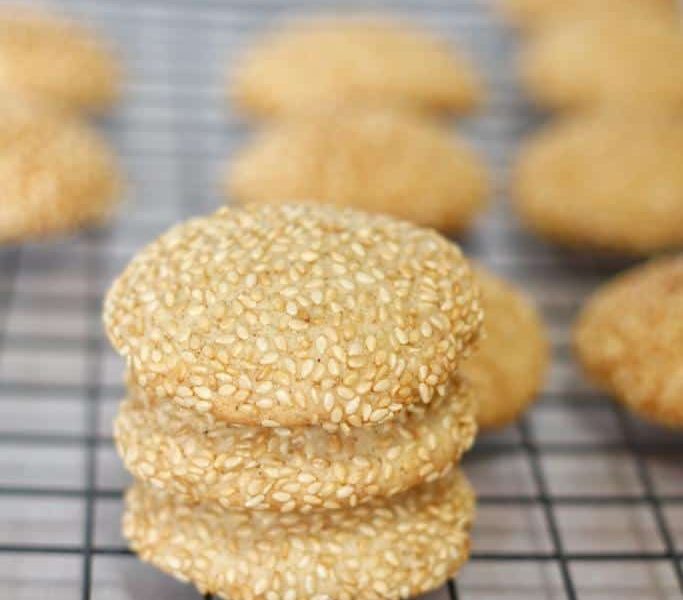 Delight Your Taste Buds with Authentic Middle Eastern Sesame Seed Cookies Baksam middle eastern sesame seed cookies