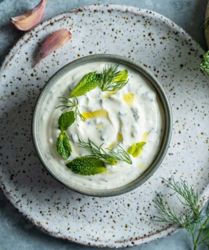 Haydari meze turkish yogurt dip