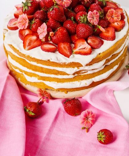 Strawberry cream cake