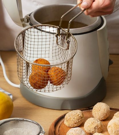 Baking cake in air fryer