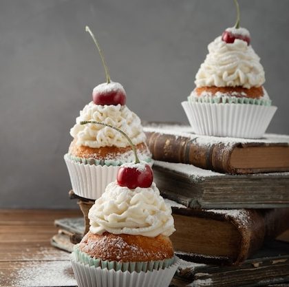 Strawberry shortcake cupcakes