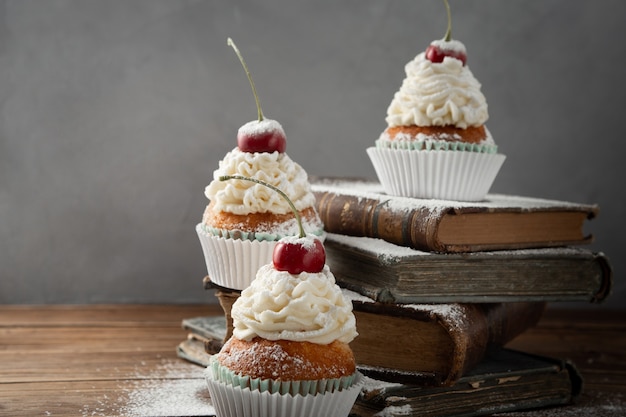 Strawberry shortcake cupcakes