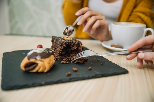 Chocolate molten lava cake recipe