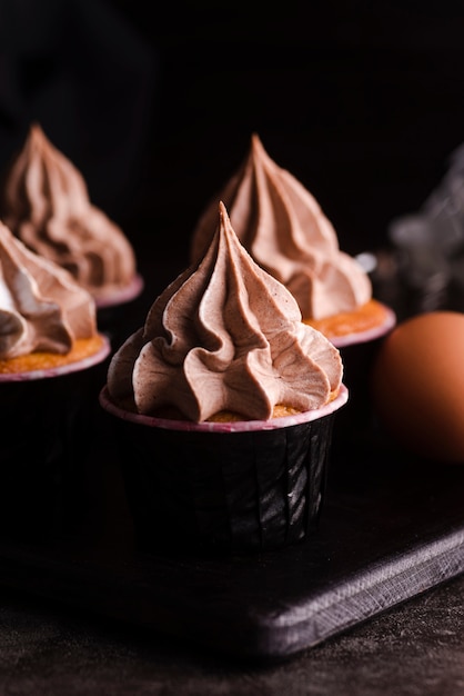 Chocolate cream cheese frosting