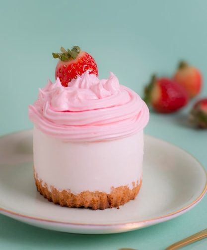 Strawberry buttercream frosting