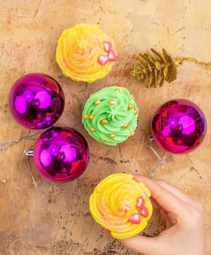 How to make easy santa cupcakes